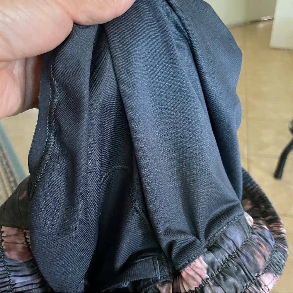 Lululemon Hotty Hot 2.5”